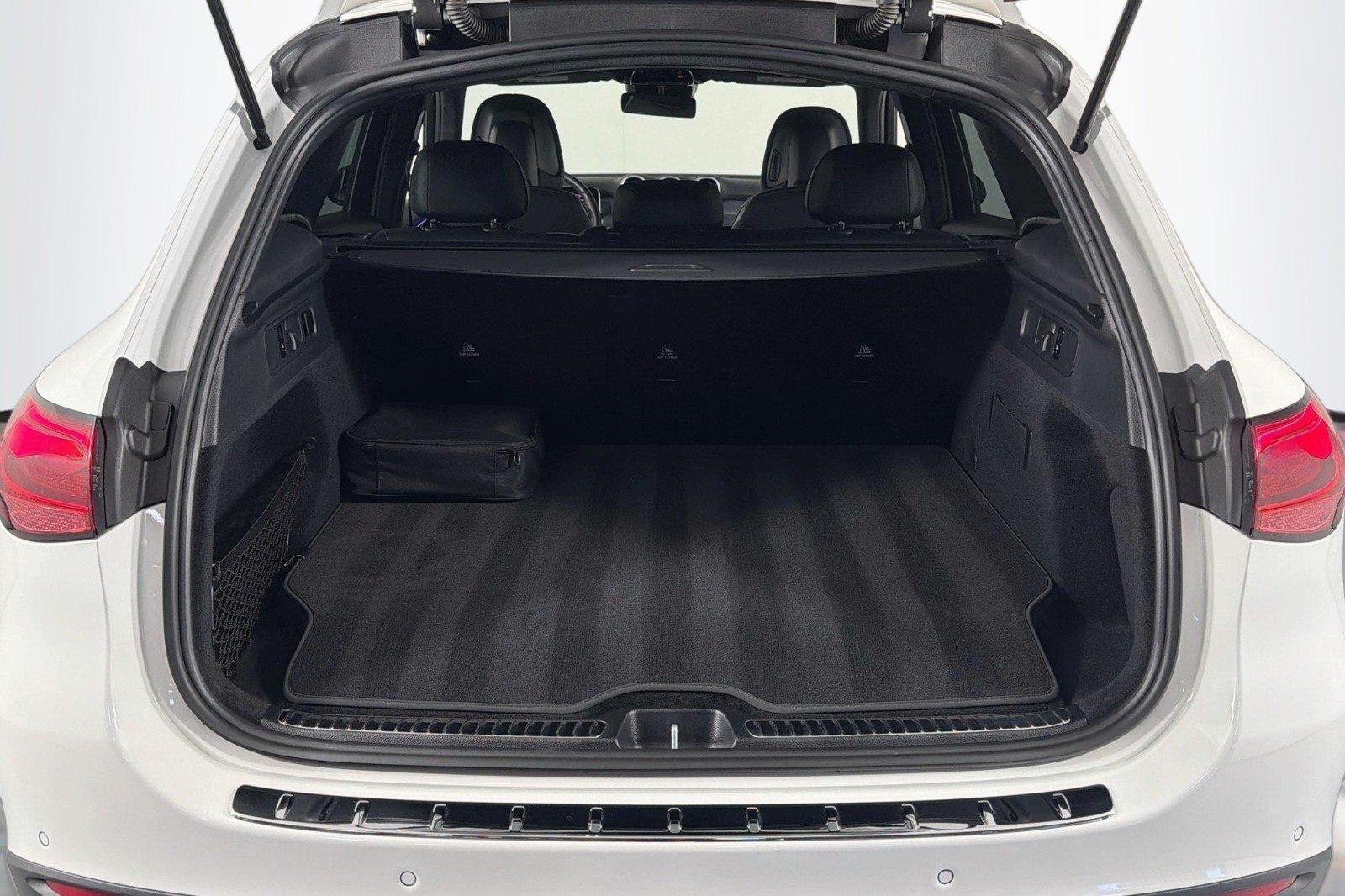 Certified Used 2025 Polar White Mercedes-Benz 350e image 22