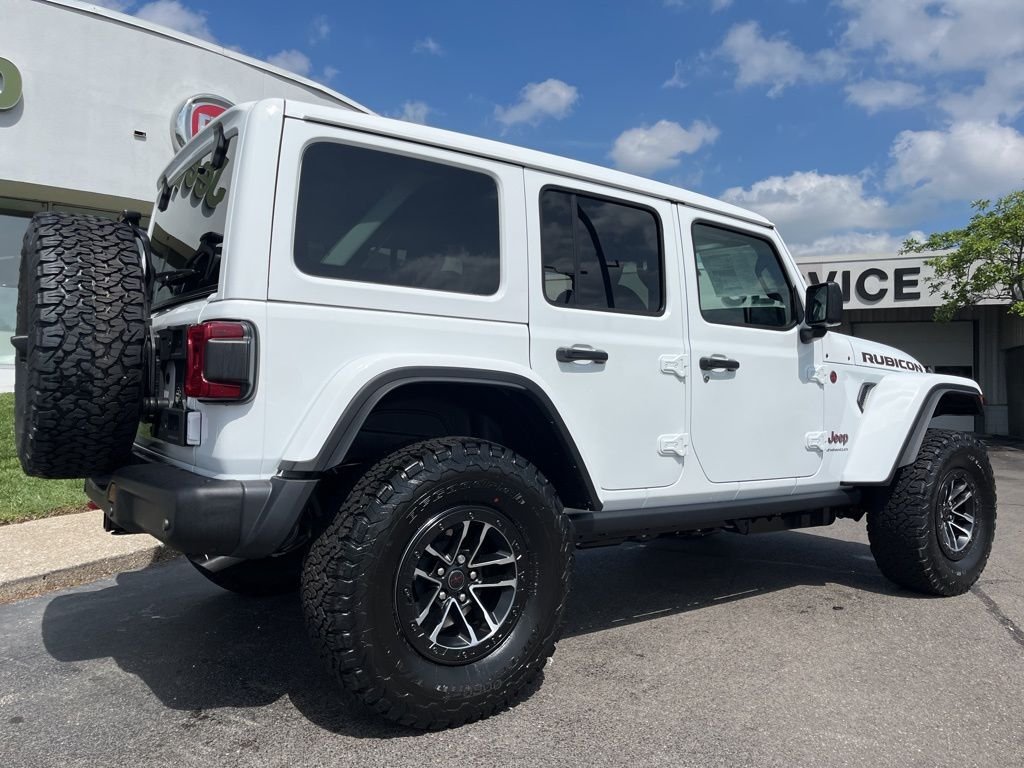 New 2026 Bright White Clear-Coat Exterior Paint Jeep Rubicon X image 46