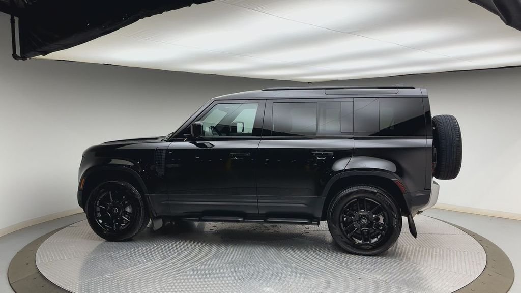 Certified Used 2025 Santorini Black Metallic Land Rover S image 5