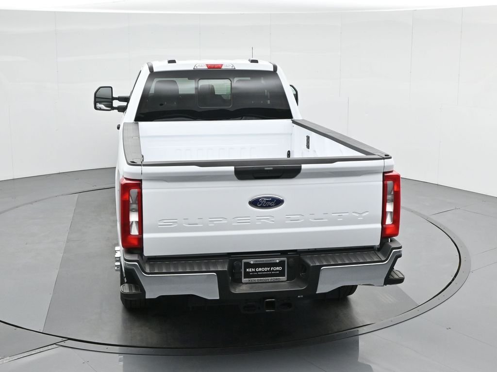2026 Ford F-350 Super Duty XLT - Photo 44