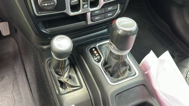 Used 2022 White Jeep Overland image 20