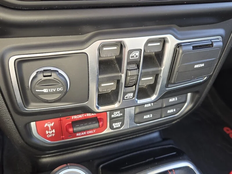 Used 2020 Gray Clearcoat JEEP RUBICON image 22