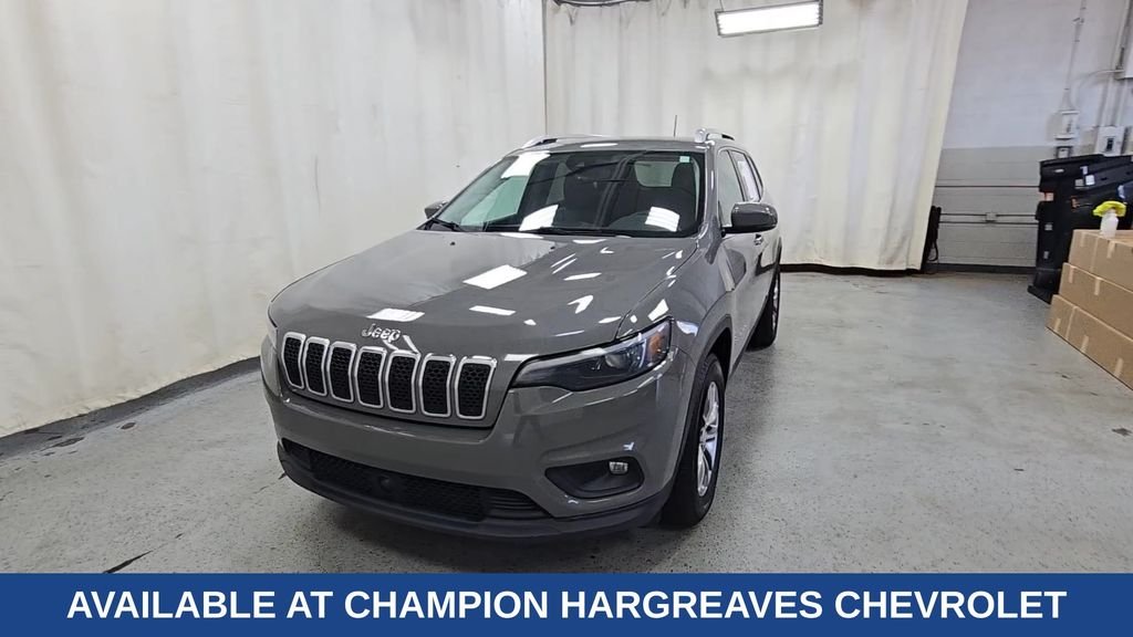 Used 2021 Gray Clearcoat Jeep Latitude Lux image 3