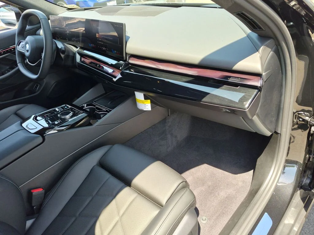 New 2027 Black BMW eDrive40 image 9