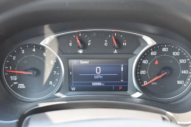 Used 2024 White GMC SLE image 22