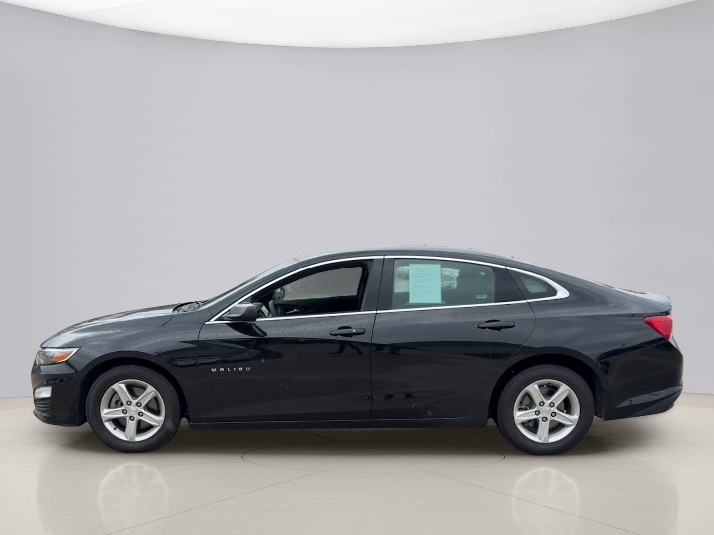 2024 Chevrolet Malibu 1LT - Photo 2