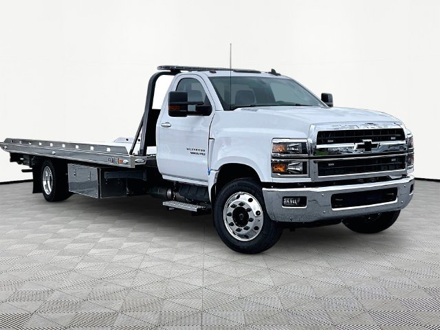 2025 Chevrolet Silverado 6500 HD LT