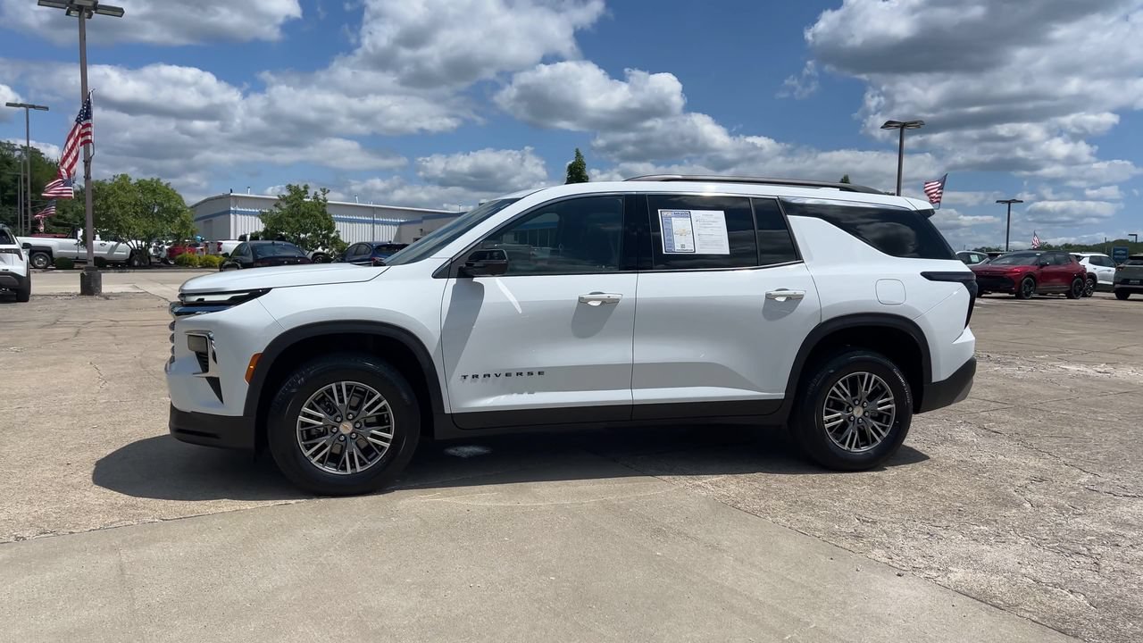 Used 2024 Summit White Chevrolet LT image 5