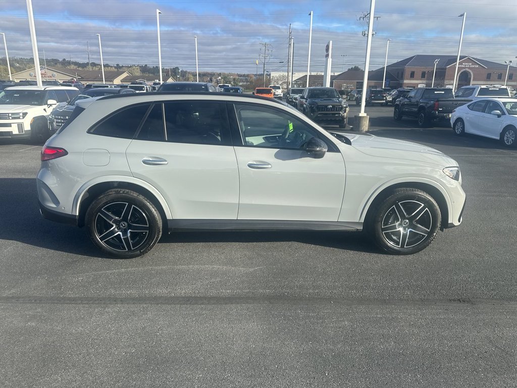 Used 2026  Mercedes-Benz GLC 300 image 9