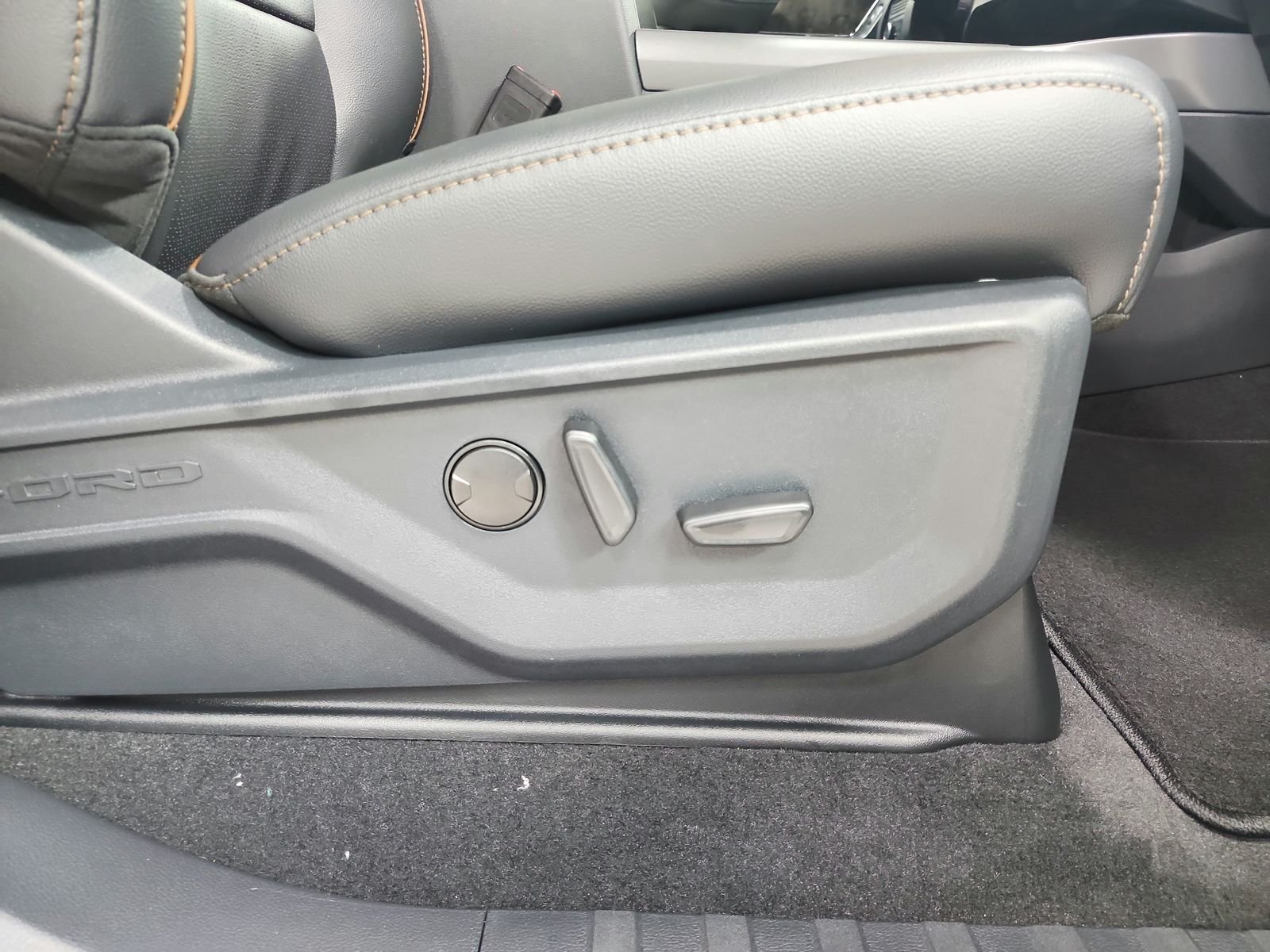 New 2026 Oxford White Ford F-250® Lariat® image 39