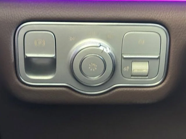 Used 2025  Mercedes-Benz GLS 450 image 27