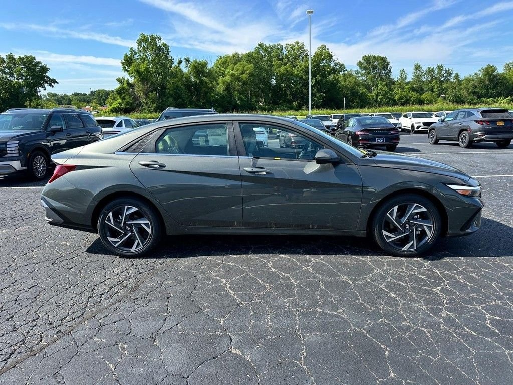 Used 2026 Gray Hyundai Limited image 2