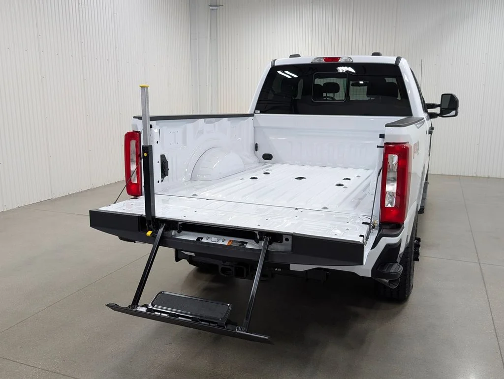 New 2026 Oxford White Ford F-250® XL image 25