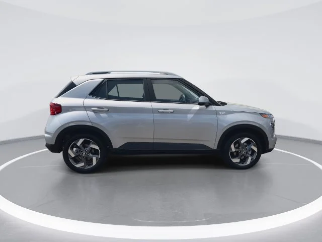 Used 2026 Silver Hyundai SEL image 9