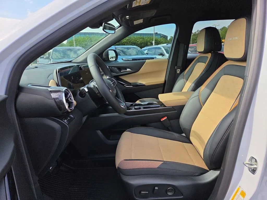 New 2026 Polar White Tricoat Chevrolet ACTIV image 11