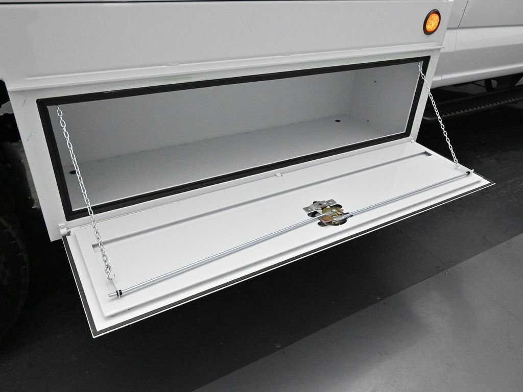New 2025 Oxford White Ford XL image 24