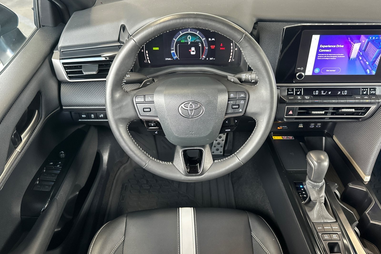 Certified Used 2025 Ocean Gem Toyota SE image 13