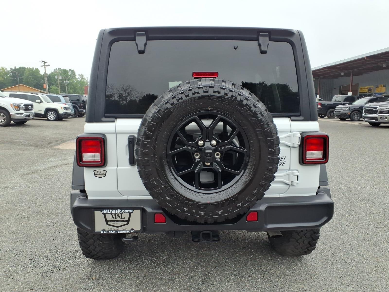 Certified Used 2025 White/off-white Jeep Willys image 21