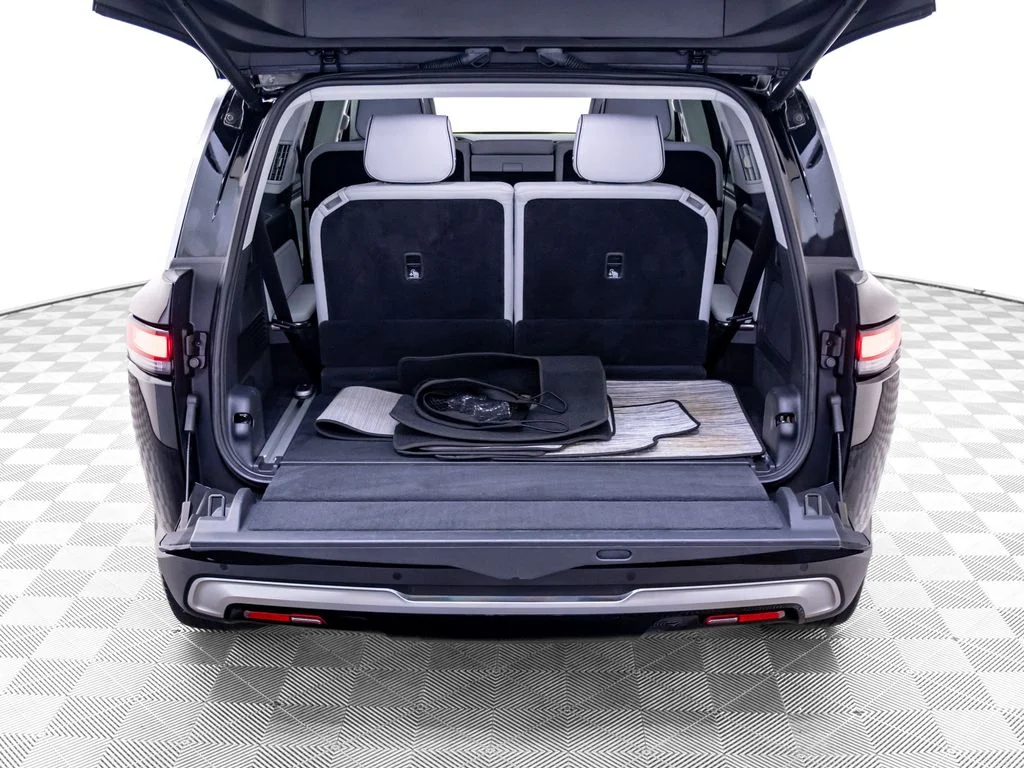 Used 2023  Rivian Adventure image 35