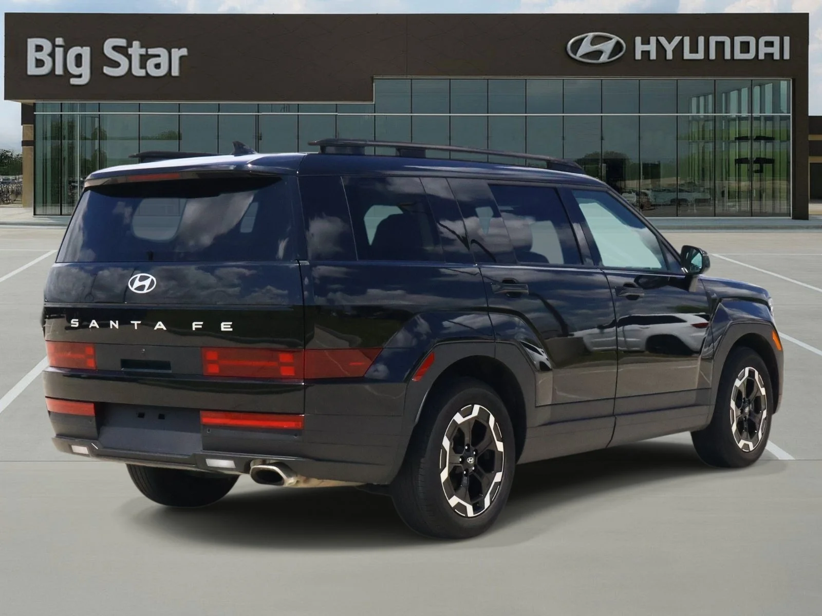 Used 2025 Phantom Black Hyundai SEL image 4
