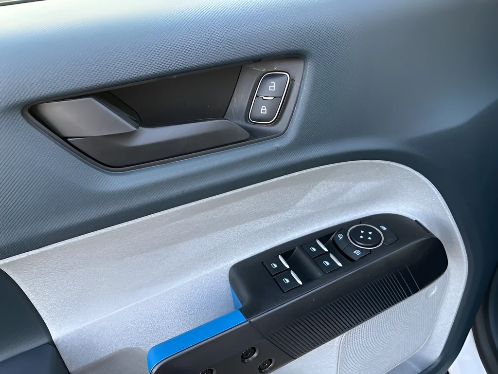 2025 Ford Maverick XLT - Photo 22