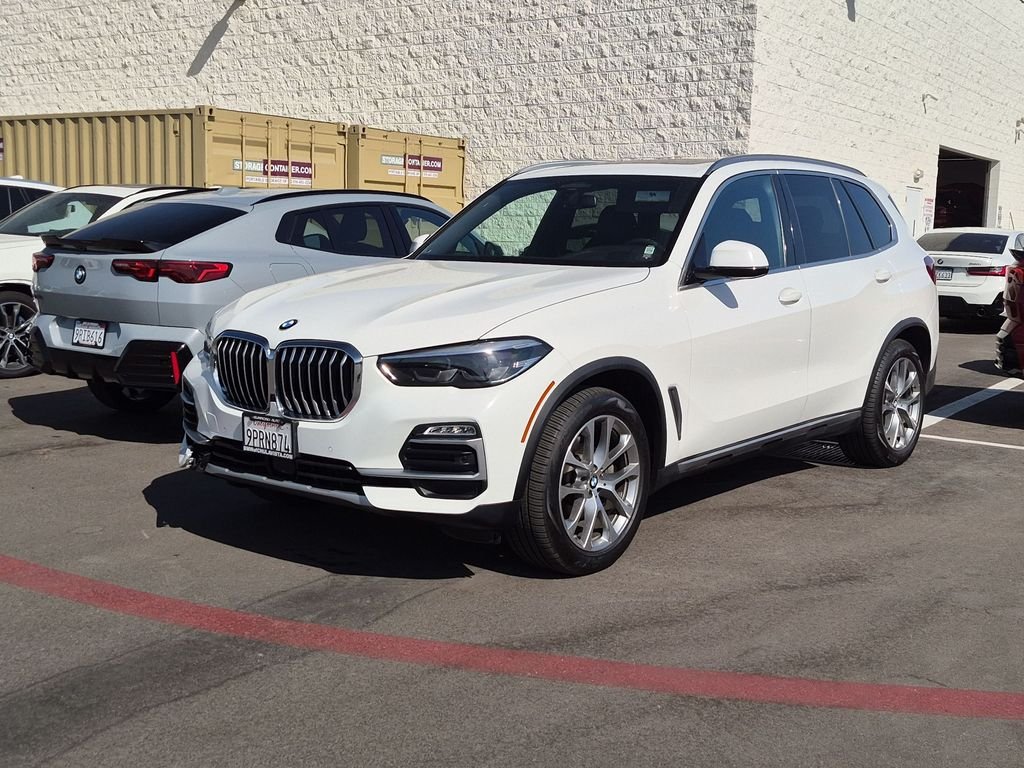 Used 2020 White BMW sDrive40i image 2