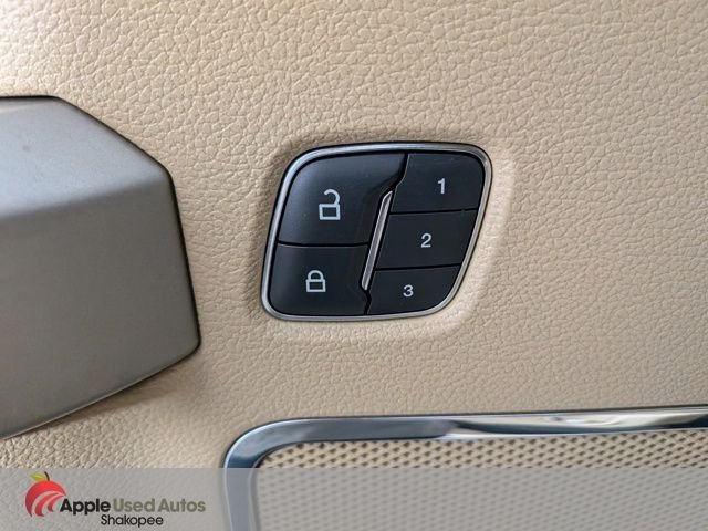 Used 2016 Black Ford Lariat image 10