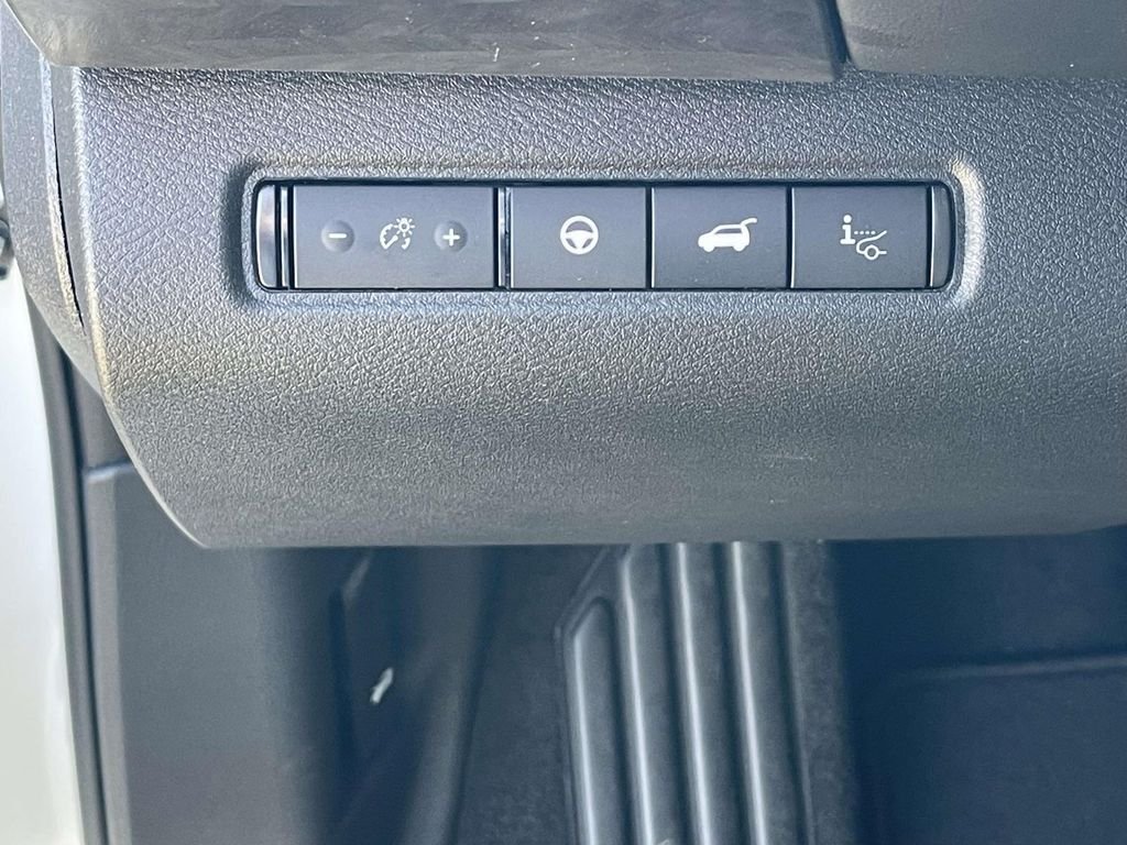 New 2026 Everest White Pearl TriCoat Nissan Platinum image 21
