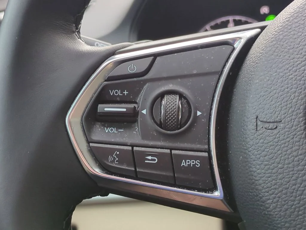 Used 2024  Acura Base image 24