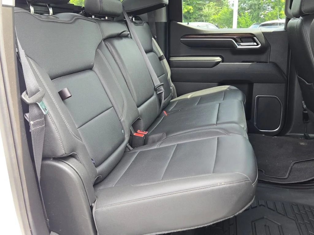 Used 2022 White GMC SLT image 11
