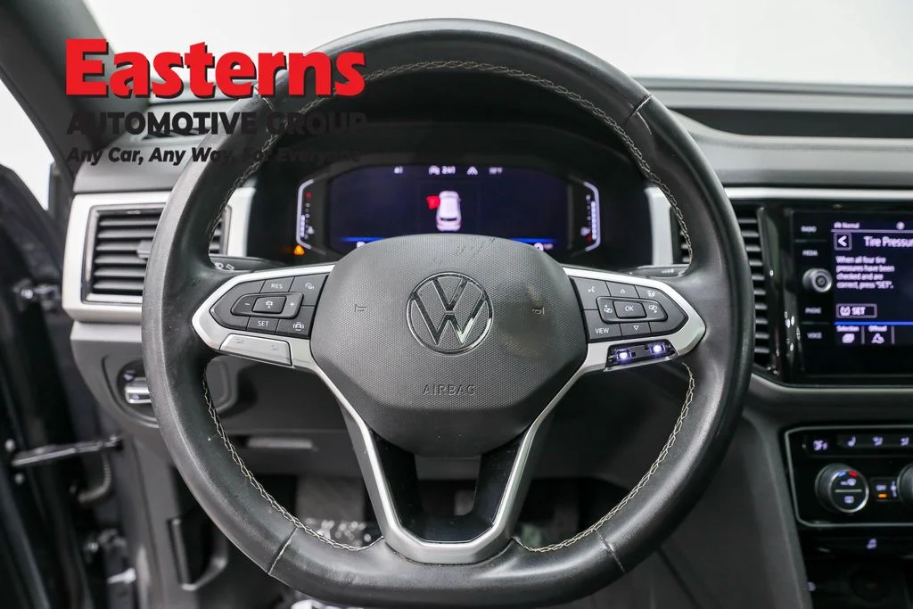 Used 2021 Gray Volkswagen 2.0T SEL image 10