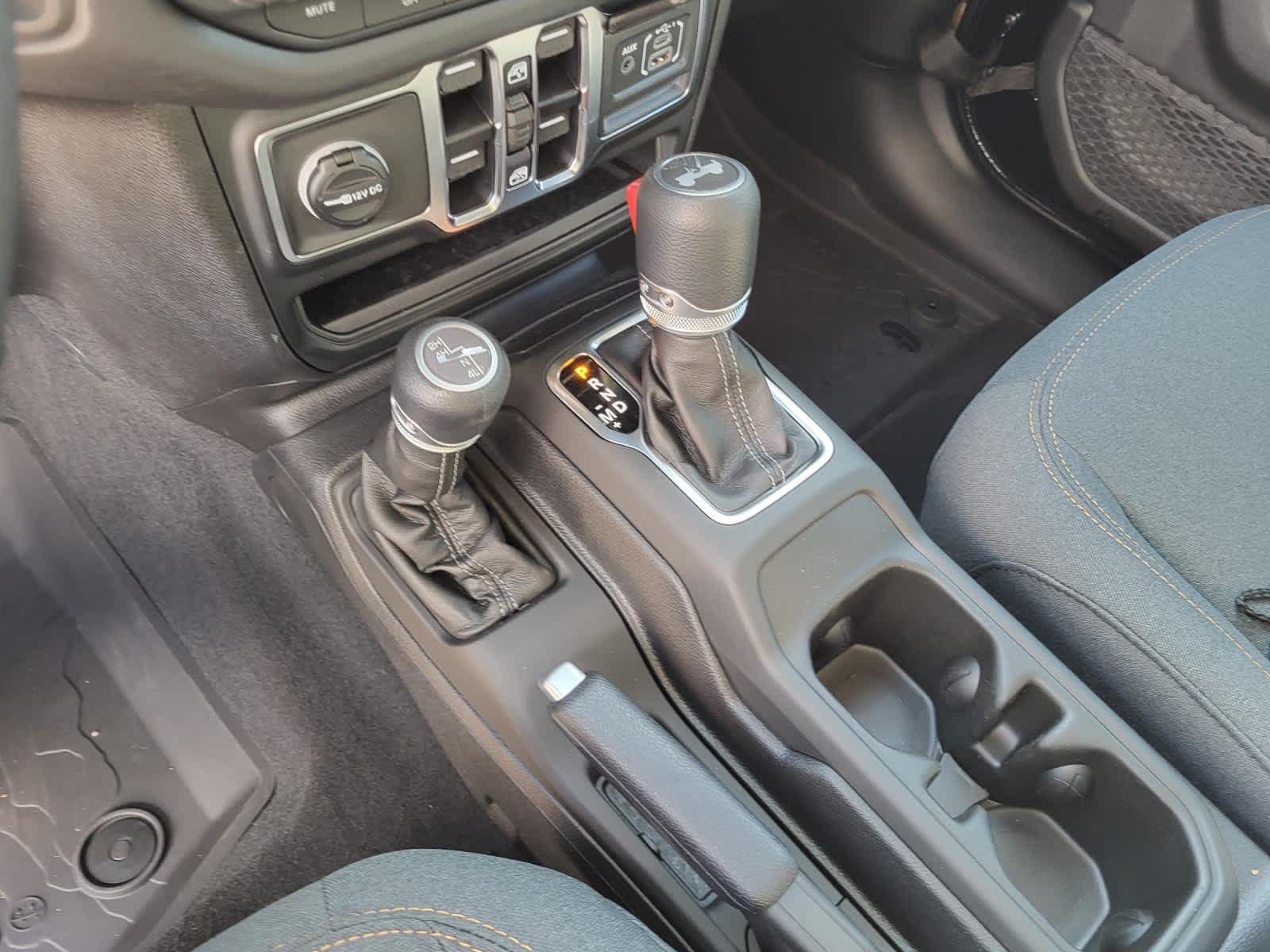 2025 Jeep Wrangler 4-Door Sahara - Photo 19