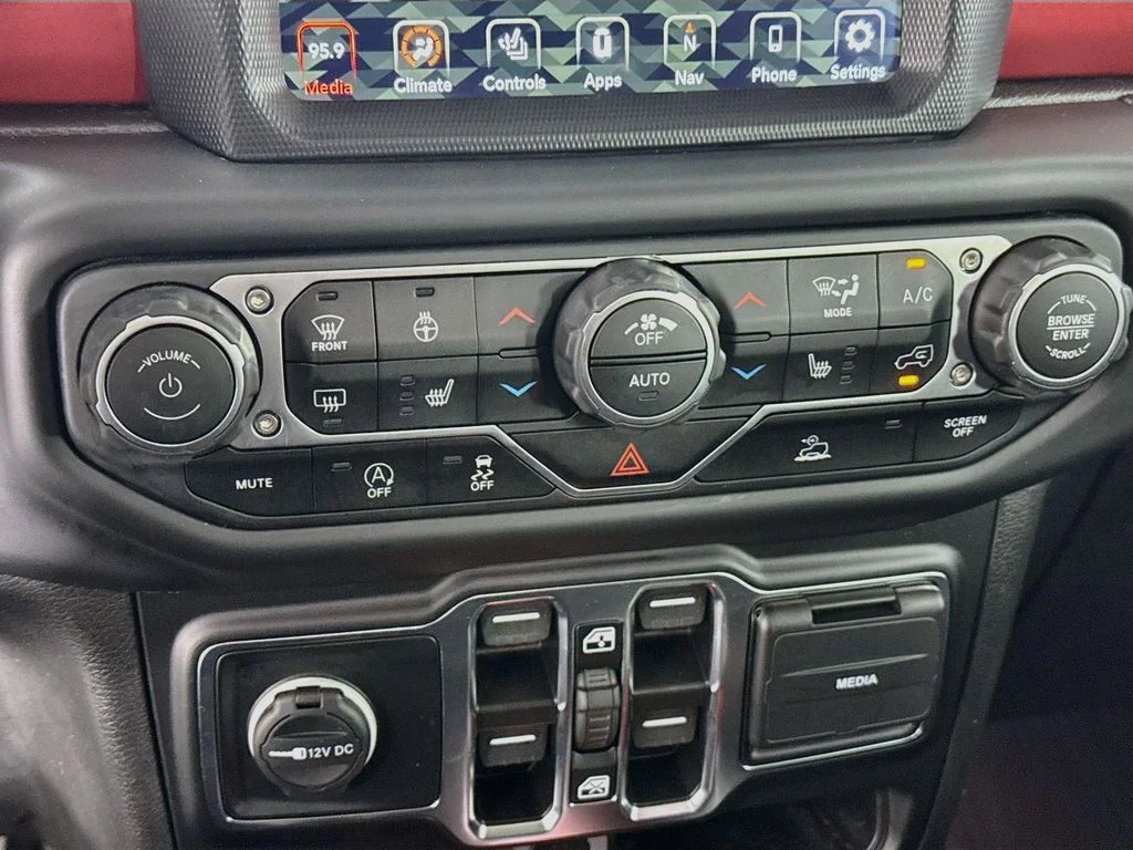Used 2023 Gray Clearcoat Jeep Rubicon image 15