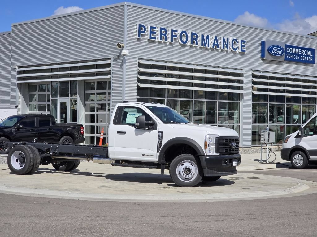 2025 Ford F-550 Super Duty Chassis Cab XL - Photo 2