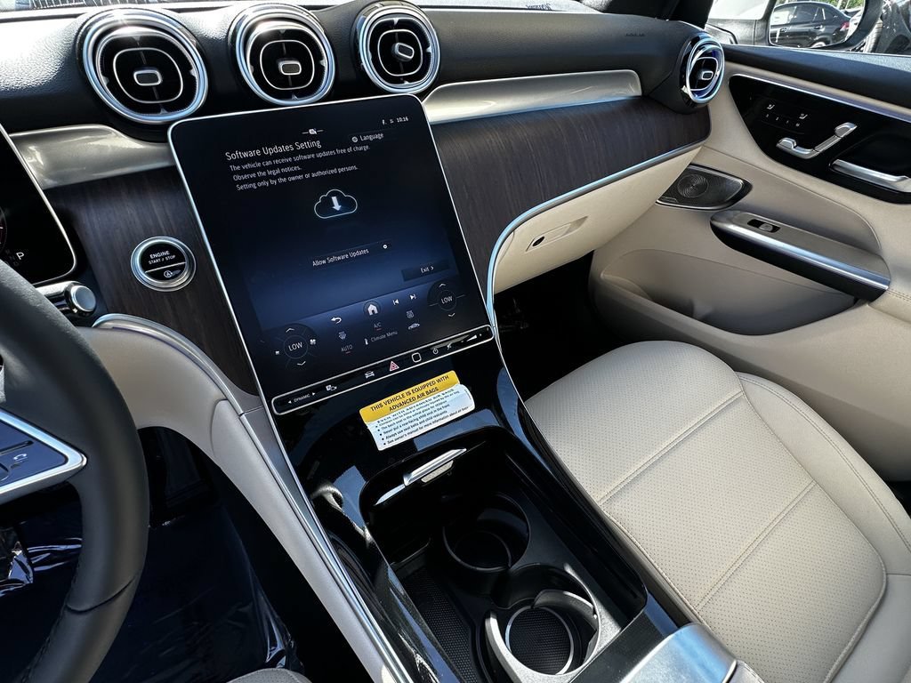 New 2026 Polar White Mercedes-Benz GLC 300 image 31