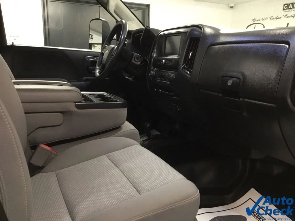 Used 2018 White Chevrolet Work Truck image 31