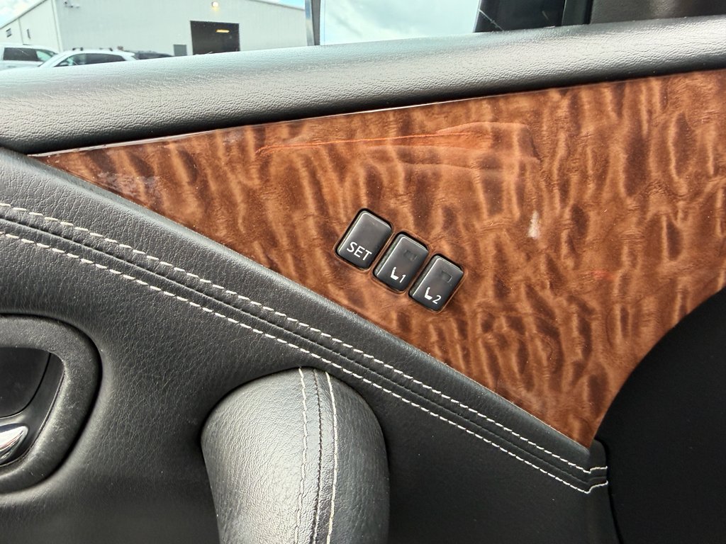 Used 2019 Super Black Nissan SL image 12