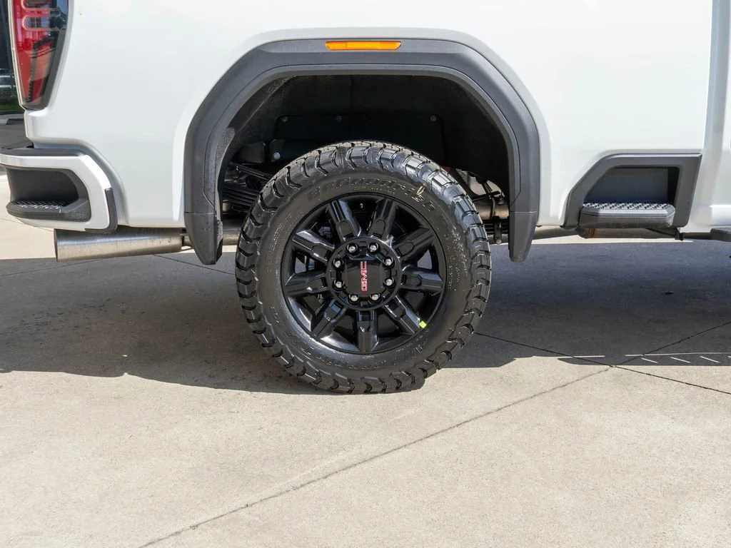 New 2026 Summit White GMC AT4 image 35