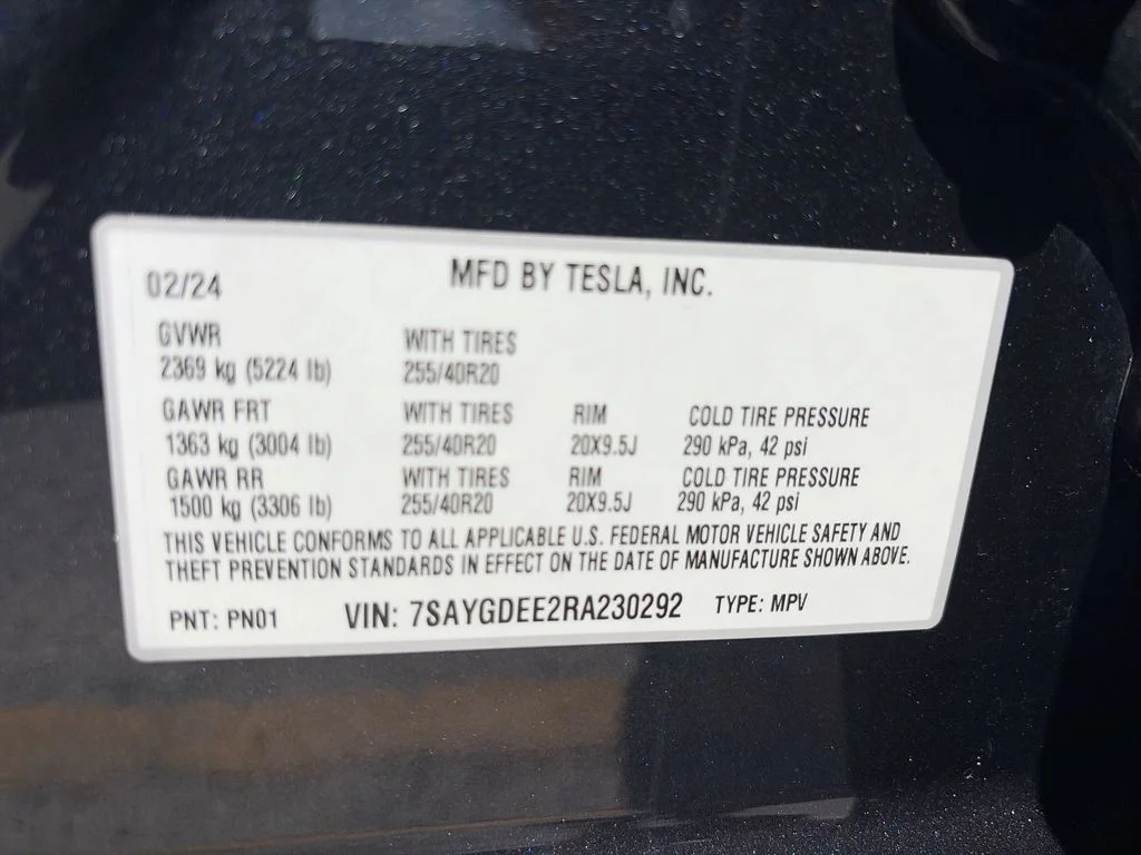 2024 Tesla Model Y Long Range - Photo 36