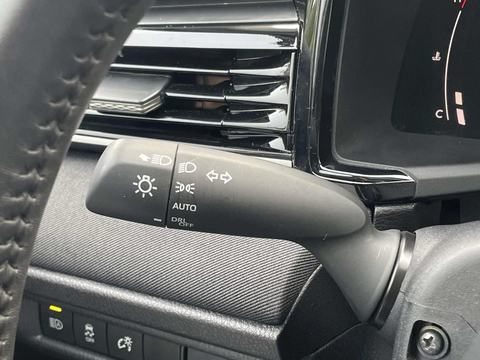 2025 Toyota Camry LE - Photo 12