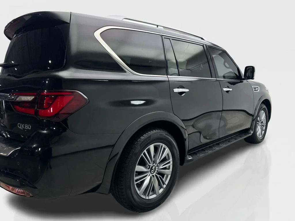Used 2023 Black INFINITI LUXE image 13