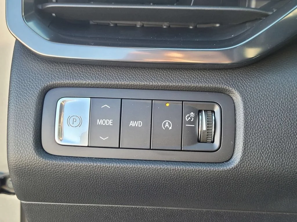 2026 GMC Acadia AT4 - Photo 23