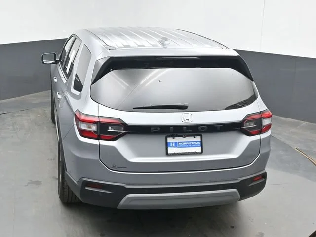 Certified Used 2023 Lunar Silver Metallic Honda 2WD EX-L 7P image 93