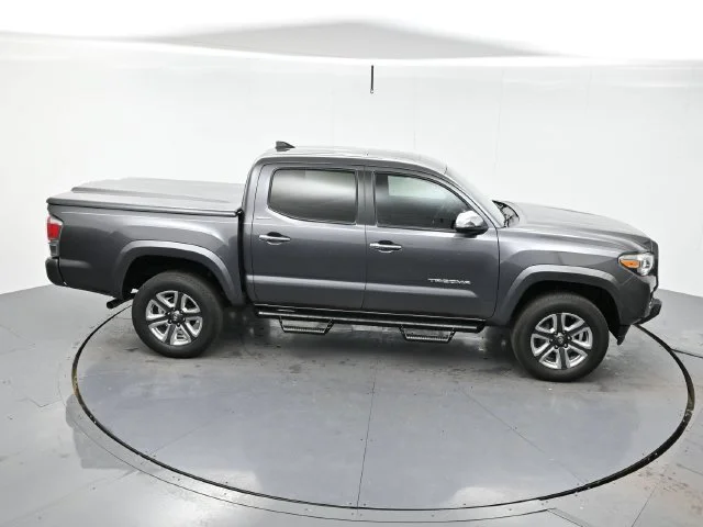 Used 2018 Magnetic Gray Metallic Toyota SR5 image 35