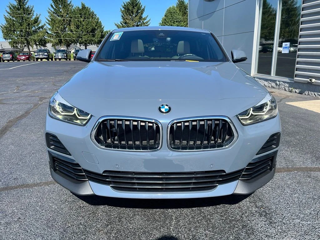 Used 2022 Gray BMW xDrive28i image 9