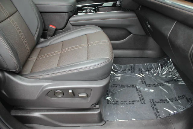 Used 2025 Black Chevrolet High Country image 37