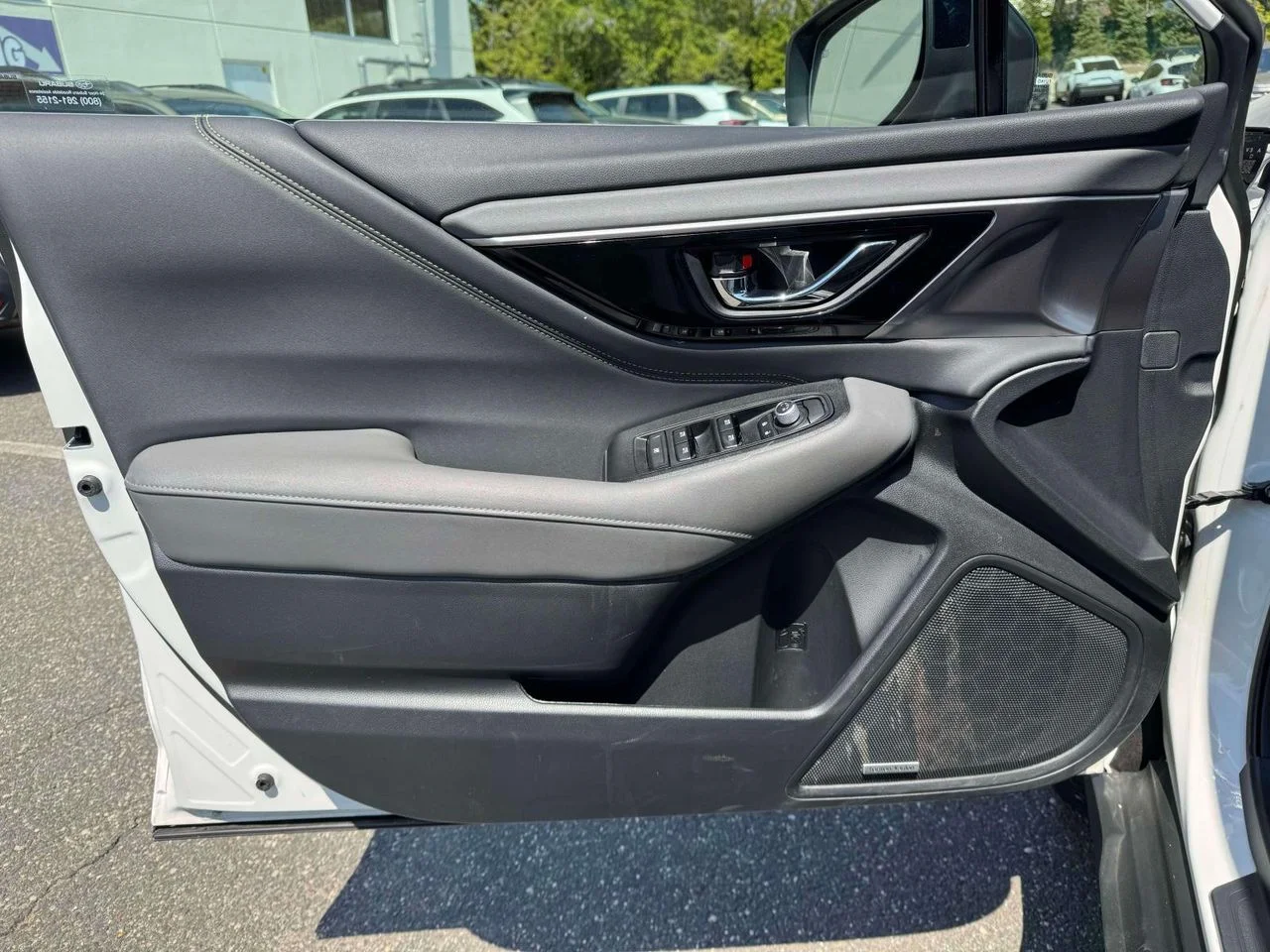Used 2025 Crystal White Pearl Subaru Onyx Edition image 19