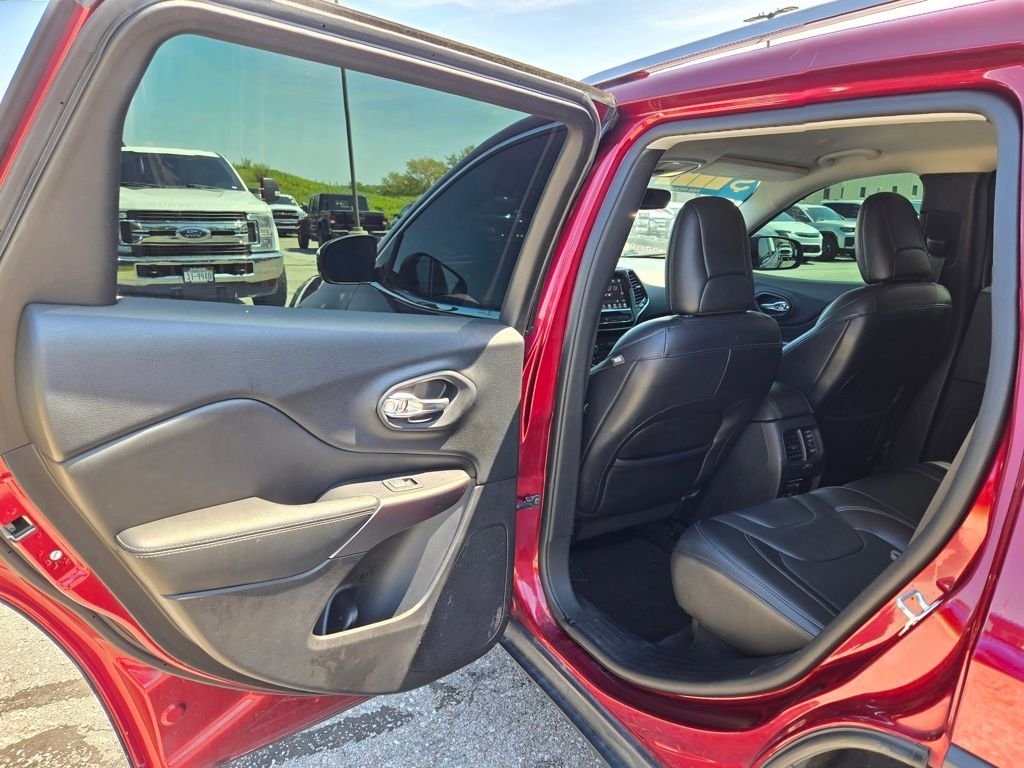Used 2019 Red Jeep Limited image 26