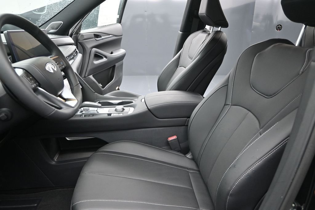 New 2027 Black INFINITI LUXE image 22