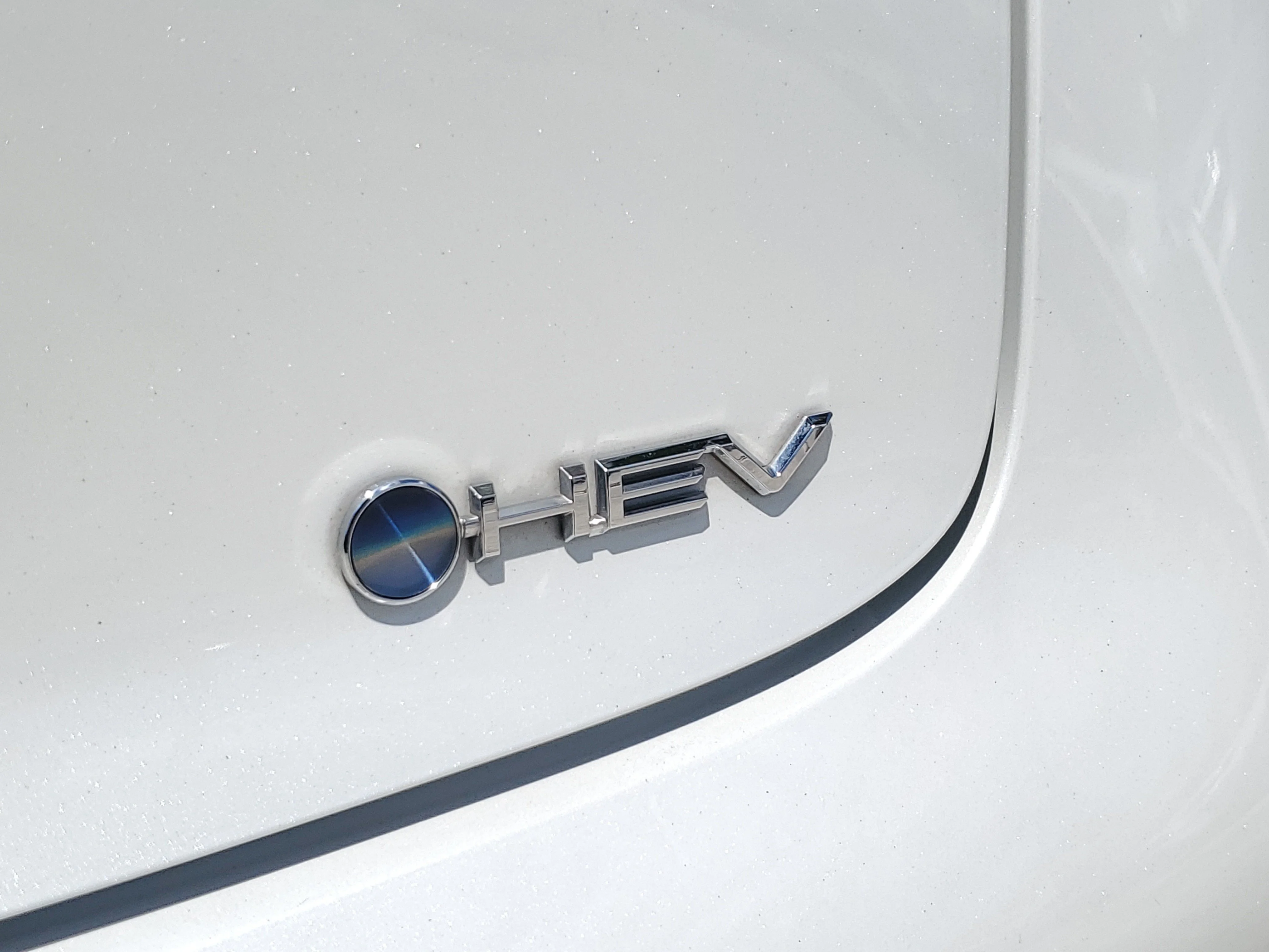 Certified Used 2024 Pearl Toyota LE image 8